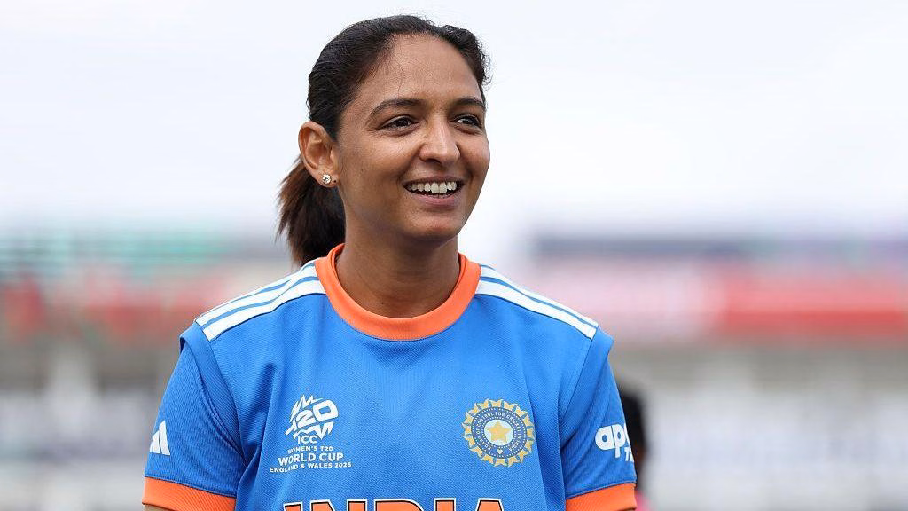 India's women's cricket captainship shifts as Mandhana takes over from Kaur