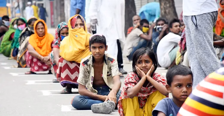 দেশে দরিদ্র বেড়েছে প্রায় ২১ লাখ, চাকরি হারাচ্ছেন নারীরা