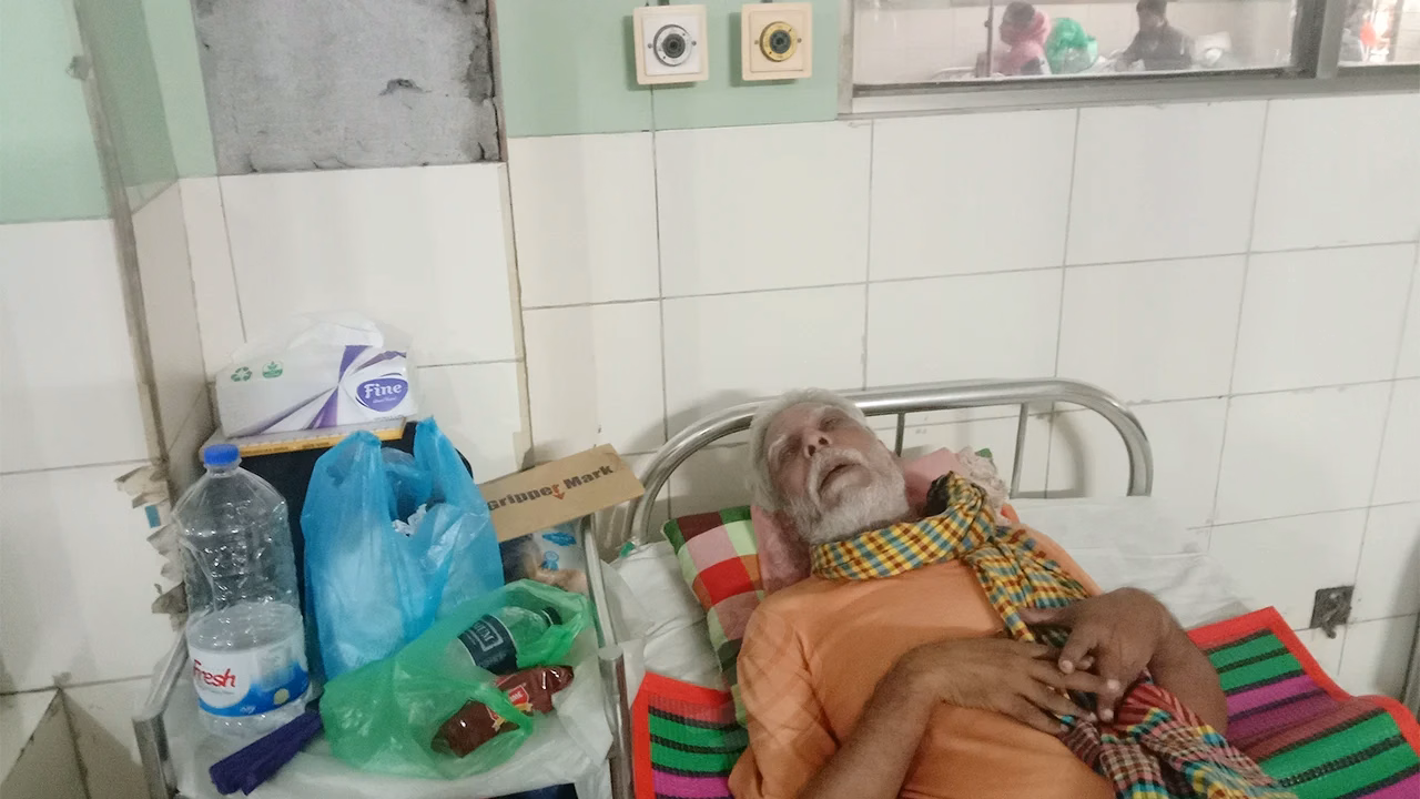 কবি রিফাতের কেবিন মিলল, তবু প্রশ্ন কবি-সাহিত্যিকদের ভরসা কে