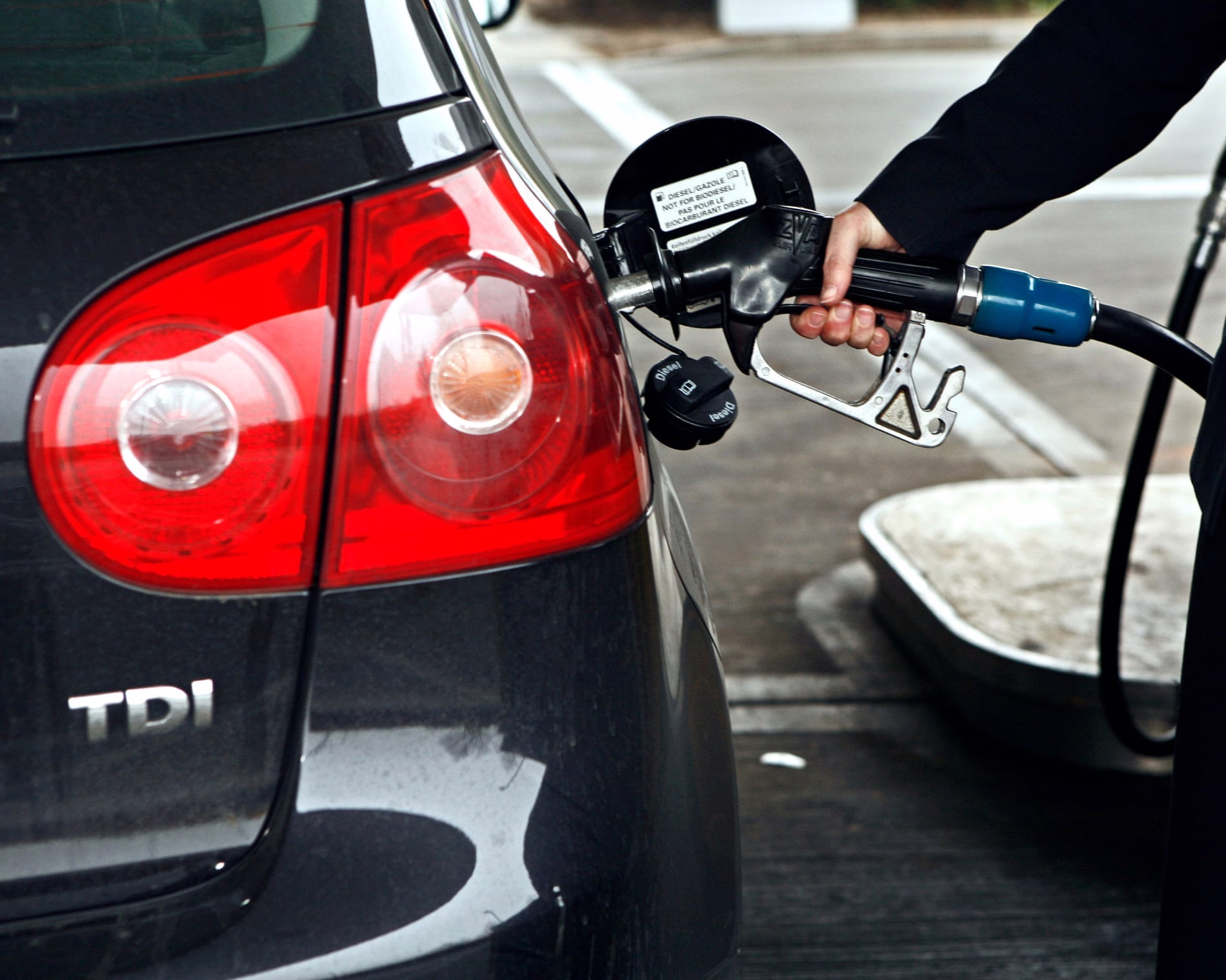 UK diesel prices hit £2 a litre, driving up costs for drivers and businesses